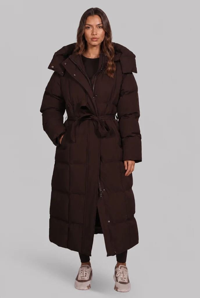 Manteau Femme Long Matelassé – Coupe A-Ligne Ceinturée