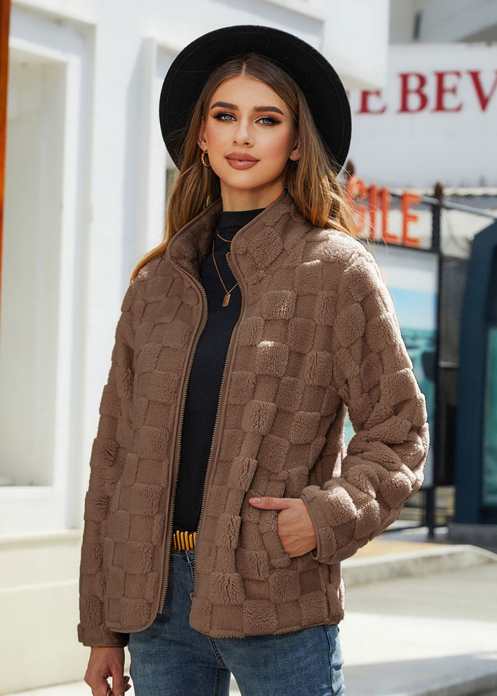 Oversized frakke til dame med plyslook – Tekstureret ternet mønster
