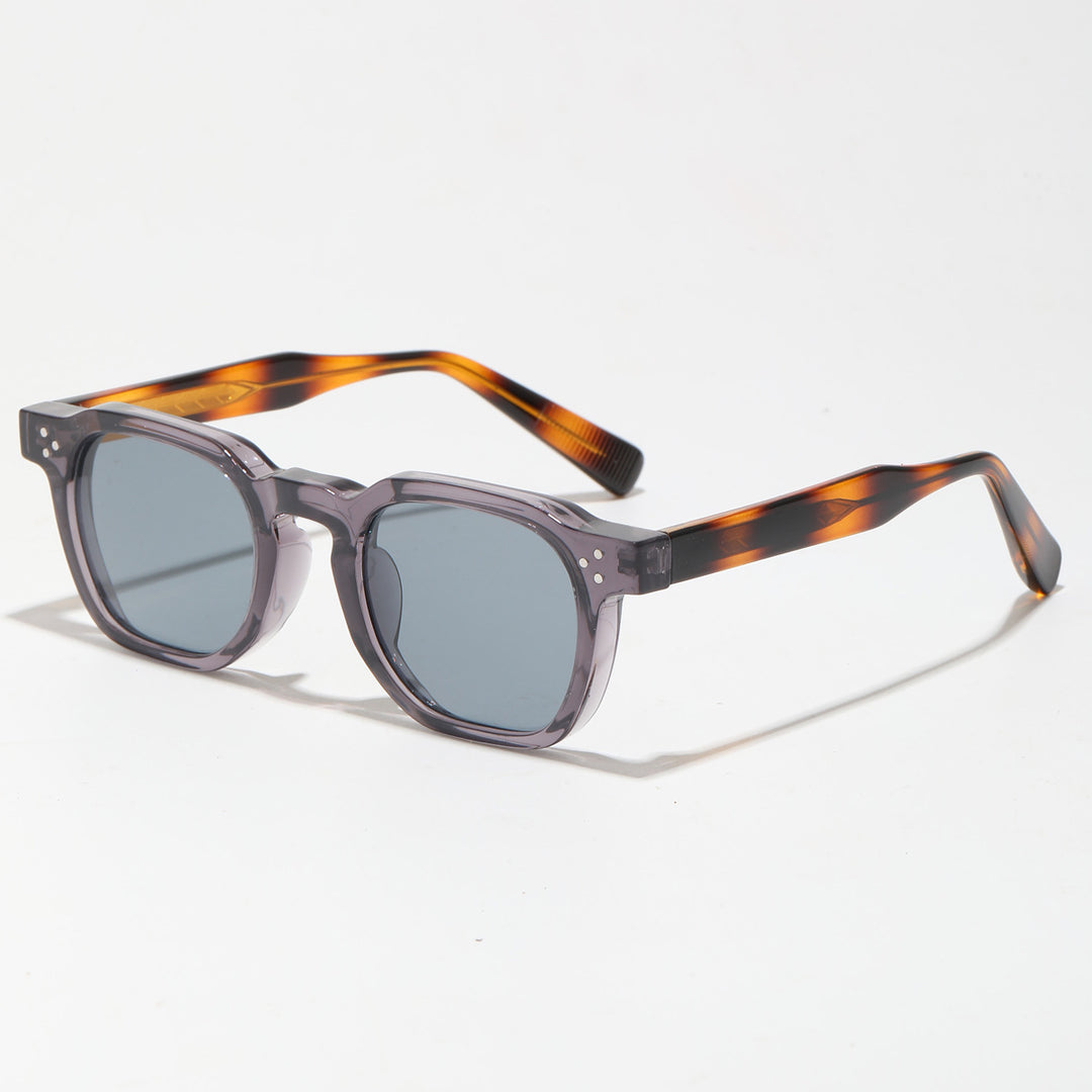 Unisex Retro Sunglasses – Trendy Classic Frame