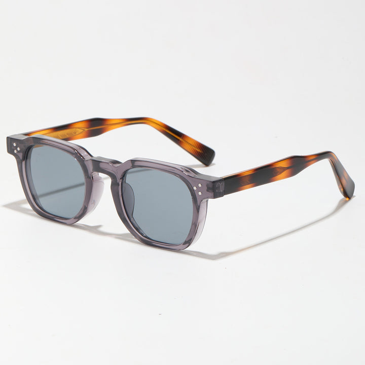 Unisex Retro Sunglasses – Trendy Classic Frame