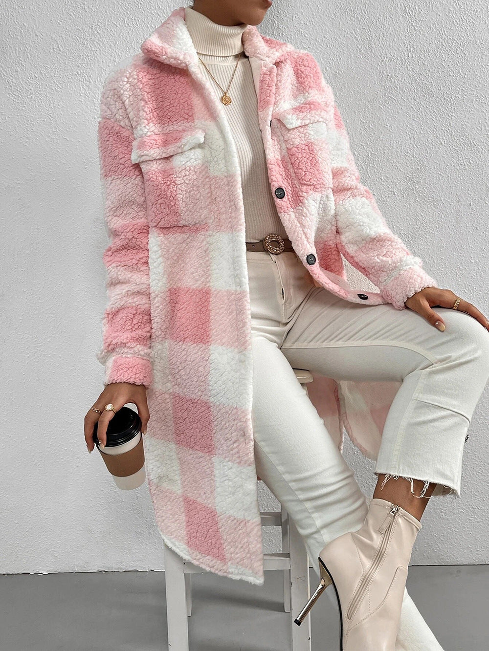 Manteau Femme Long Coupe Décontractée à Carreaux – Détail Splicé