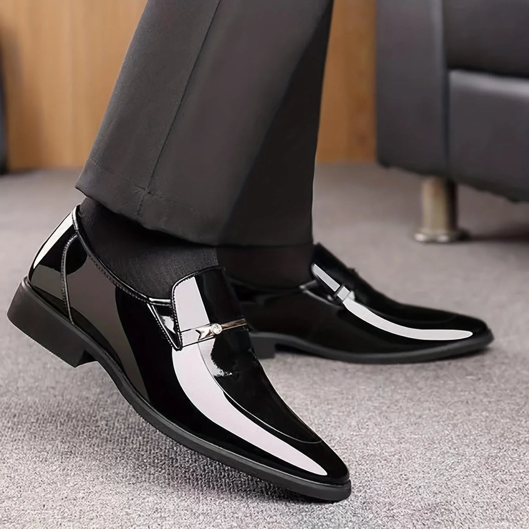 Herren-Pennyloafer aus Lackleder – spitze Schlupfform