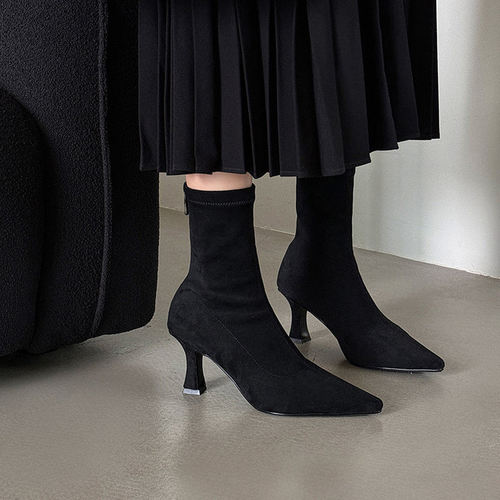 Damen-Stiefelette mit Veloursleder-Schaft – Spitze Zehenkappe, Pfennigabsatz, Reißverschluss hinten