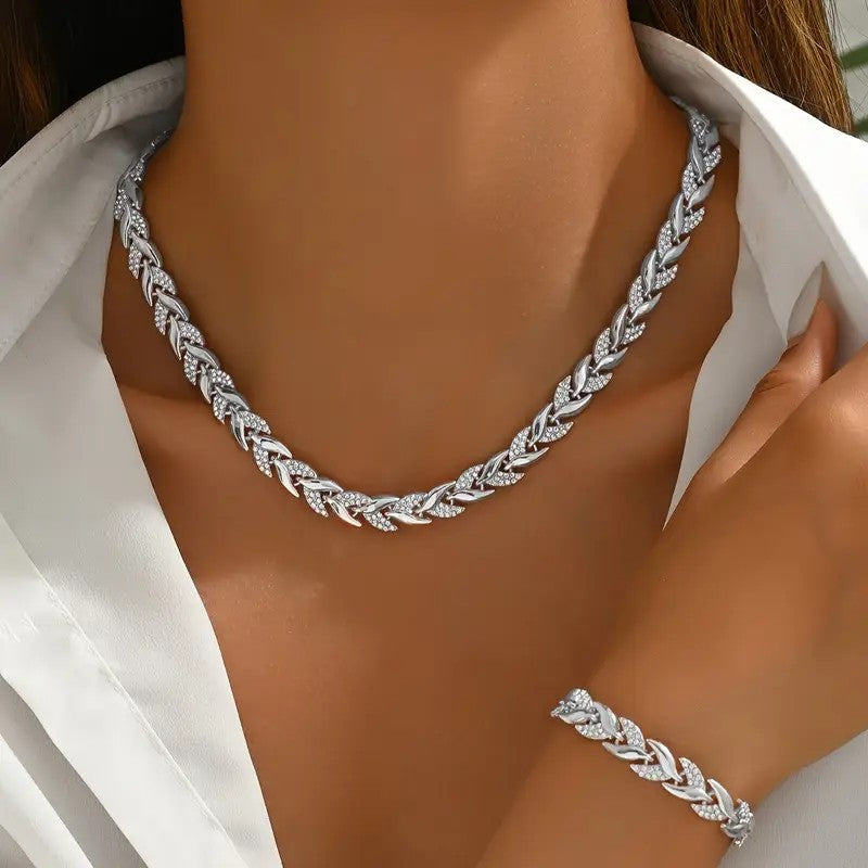 Collana Donna Foglia di Vetro e Bracciale – Dettaglio Elegante con Strass