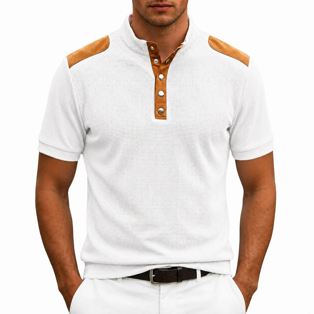 Herren-T-Shirt mit geknöpftem Stehkragen – Detail mit kontrastierenden Einsätzen
