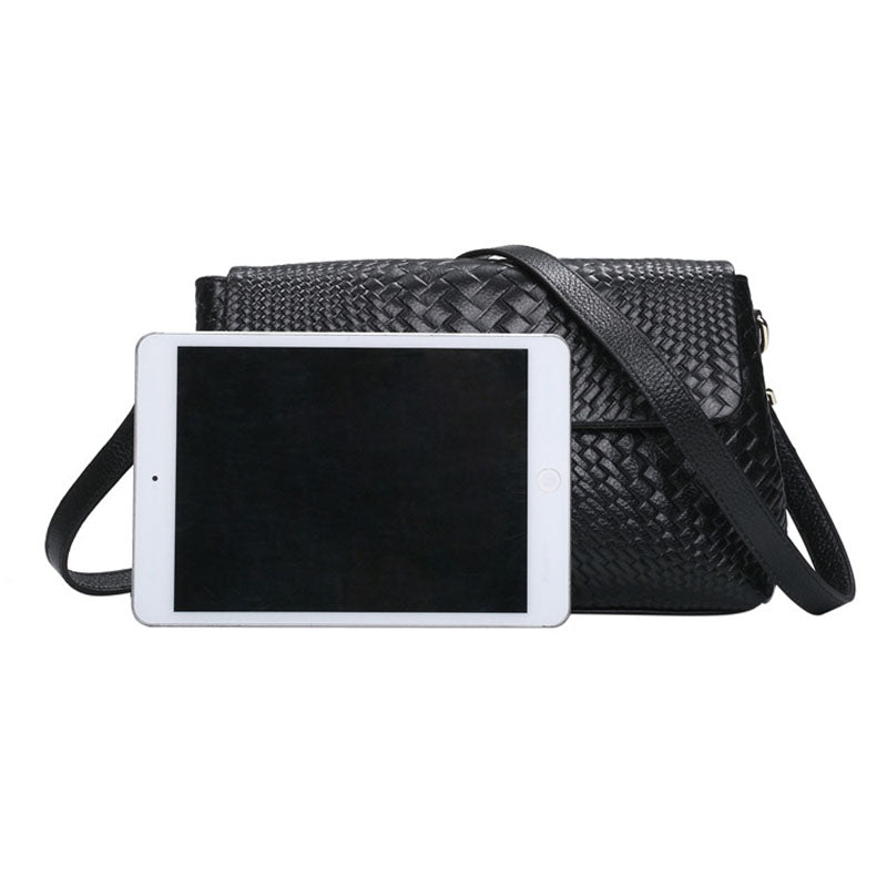 Borsa a tracolla da donna in pelle intrecciata – formato compatto spalla