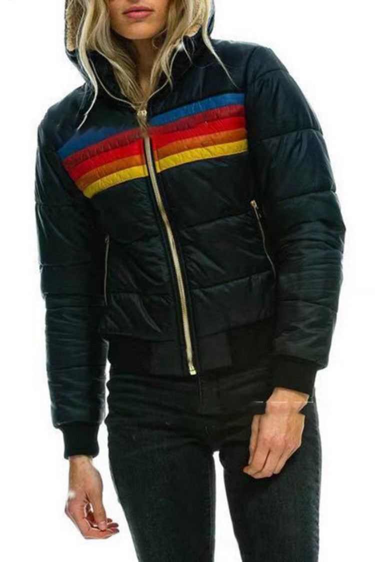 Veste Femme à Capuche Courte – Coupe Élancée Finition Légère