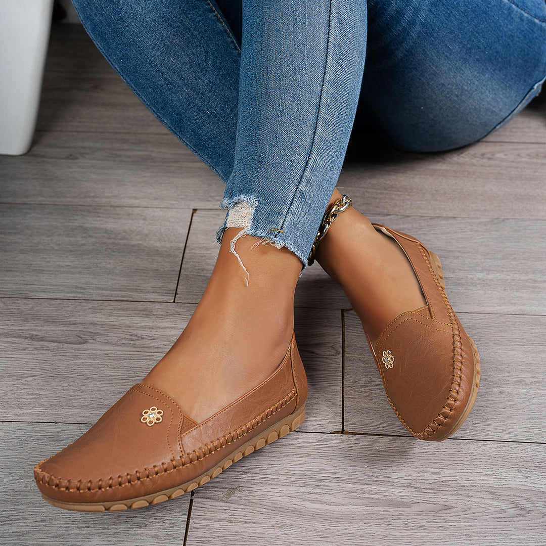 Mocassino Donna Piatto – Larghezza Comfort, Cuciture Raffinate