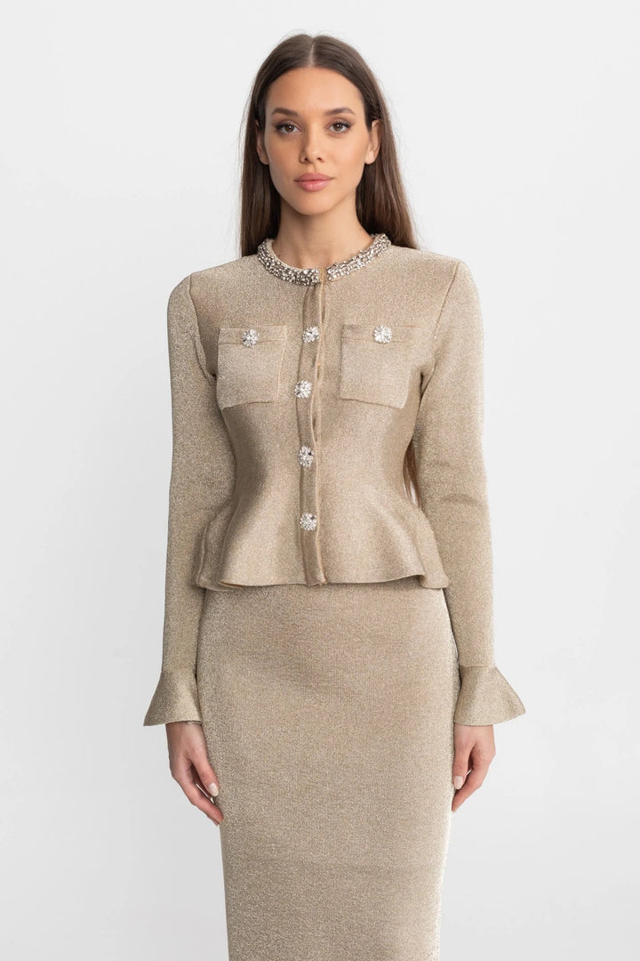 Eng anliegendes Damenkleid – lange Ärmel, hohe Taille