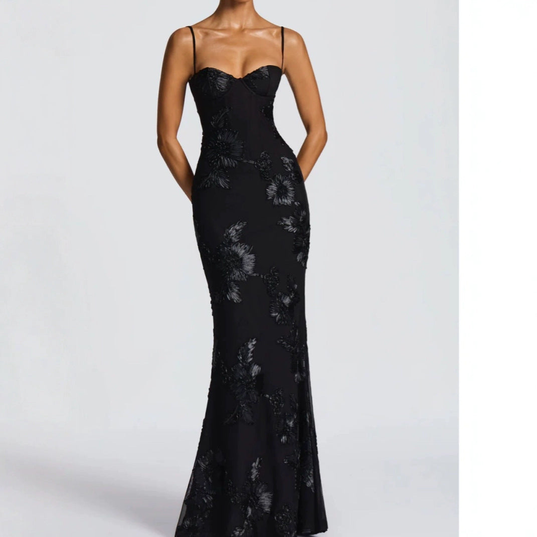 Abito da sera donna floreale – silhouette aderente elegante