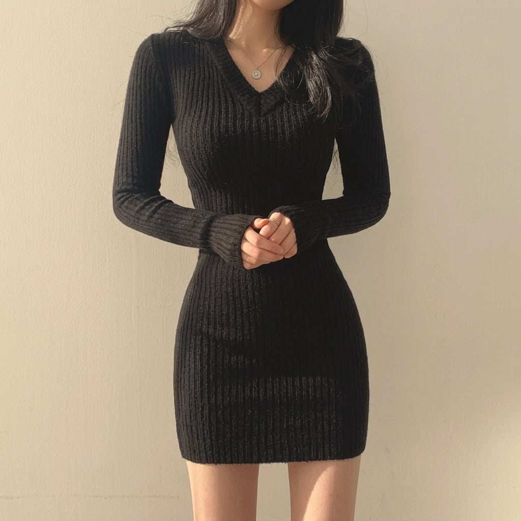 Robe Pull Femme Maille Fine – Mini Coupe Près du Corps Col V