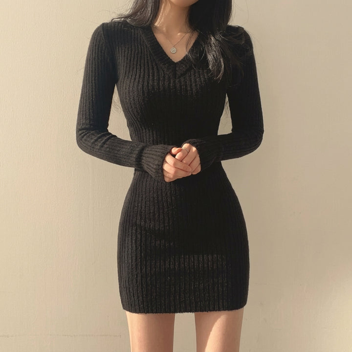 Robe Pull Femme Maille Fine – Mini Coupe Près du Corps Col V