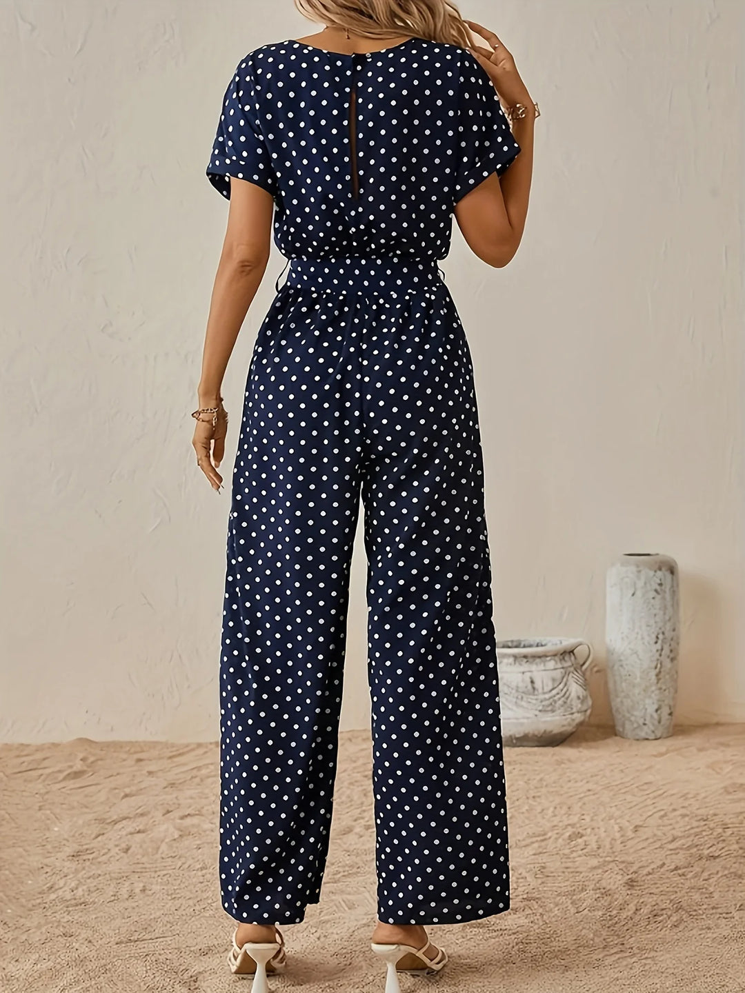 Combinaison Femme – Coupe Large Ceinturée à Pois, Détail Patchwork