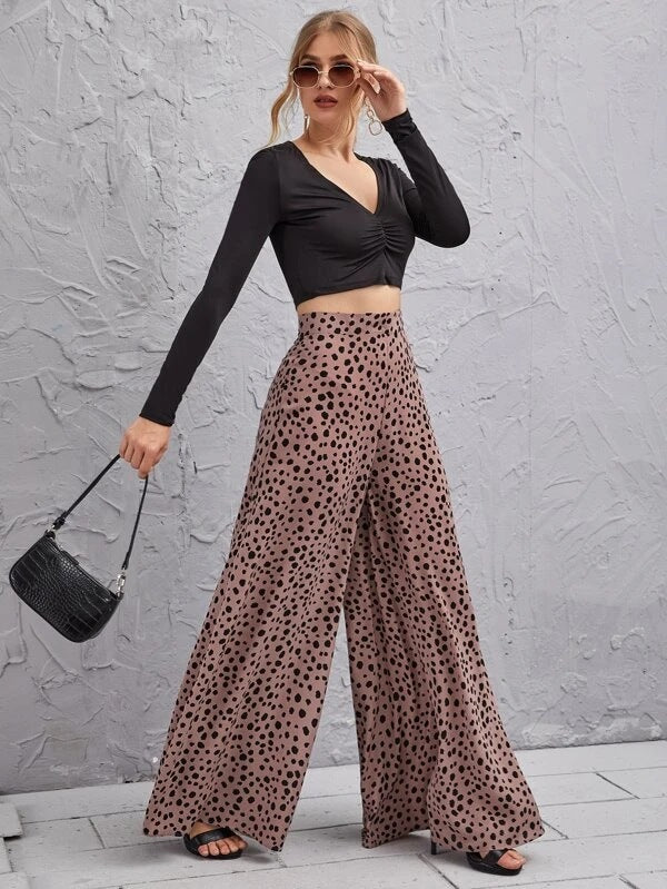 Damenhose mit hohem Bund und Leopardenmuster – weit und fließend fallendes Bein