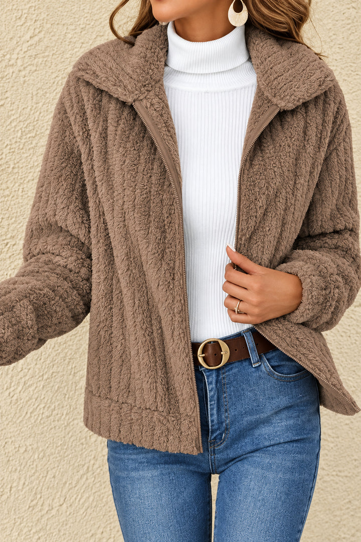 Cardigan Femme Effet Laine Polaire – Coupe Courte à Revers
