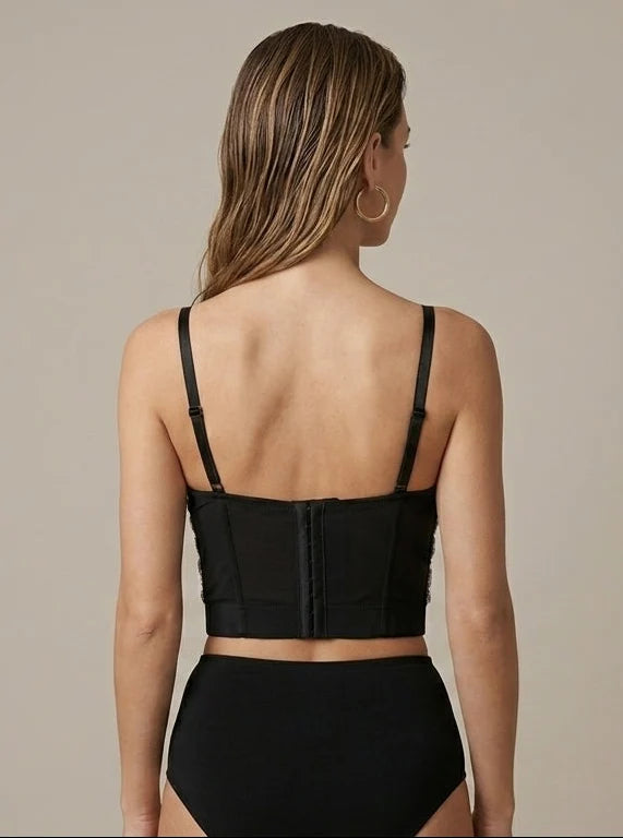 Top Court Femme Orné – Coupe Ajustée et Détail Strass