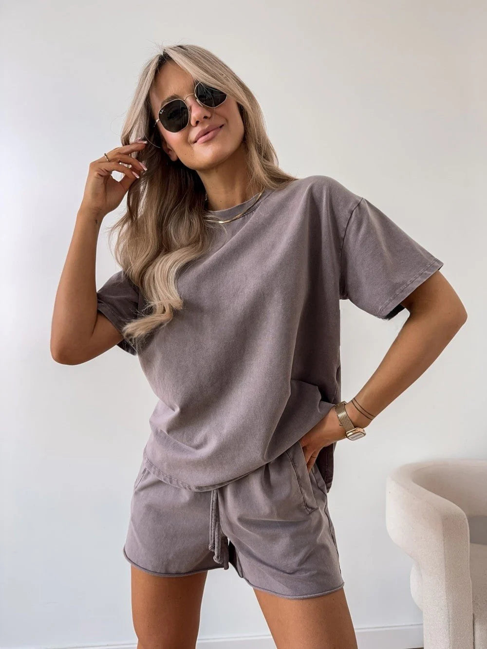 Completo Due Pezzi Donna – T-shirt Girocollo e Pantaloncini con Coulisse