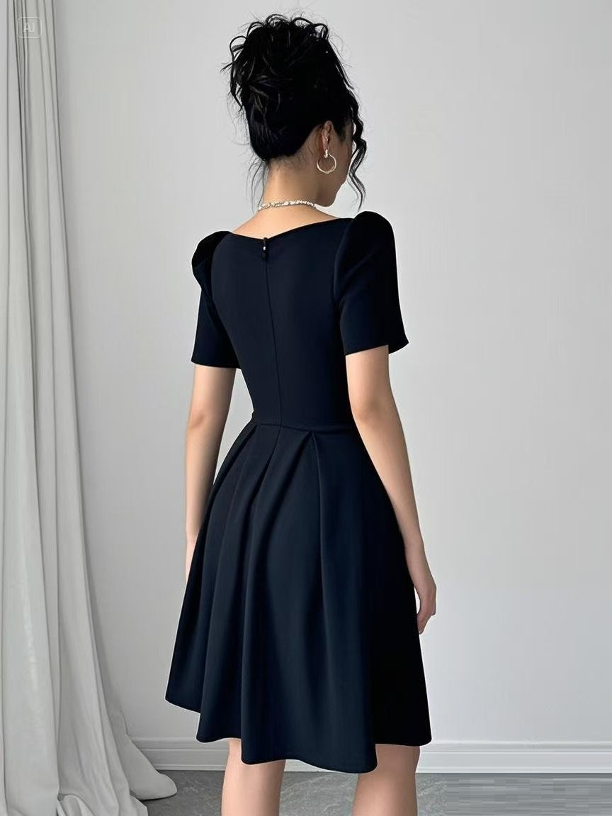 Abito Donna Mini – Scollo Quadrato Stile Francese