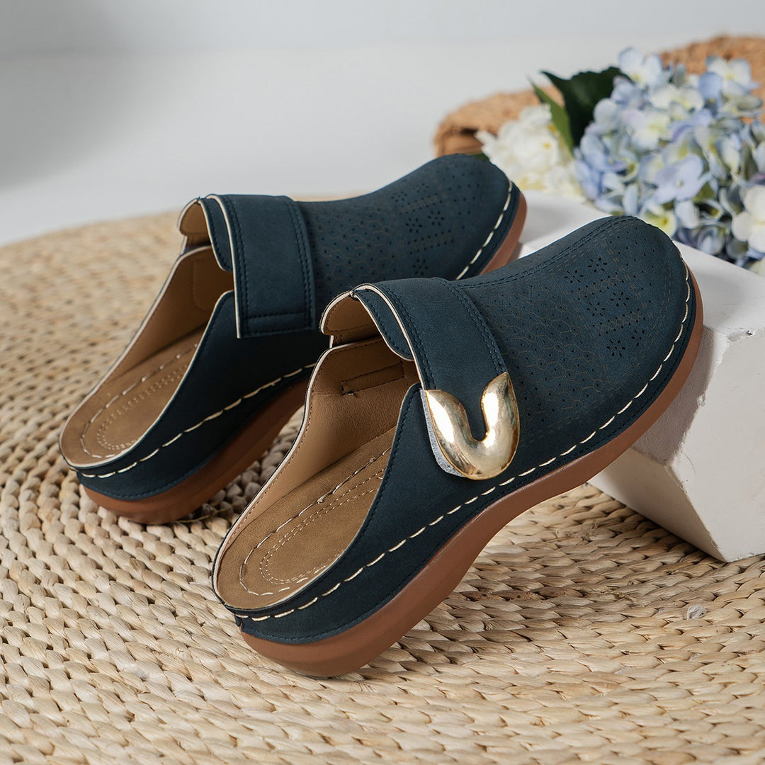Zoccoli con Zeppa Donna – Punta Tonda Slip-on con Dettaglio in Metallo