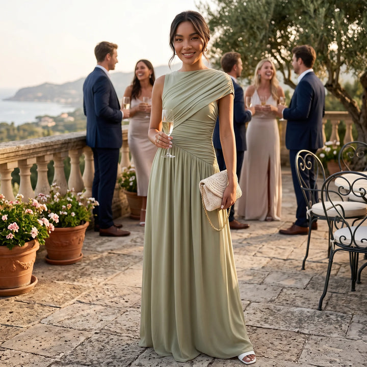 Eng anliegendes Maxikleid für Damen – plissierter asymmetrischer Ausschnitt