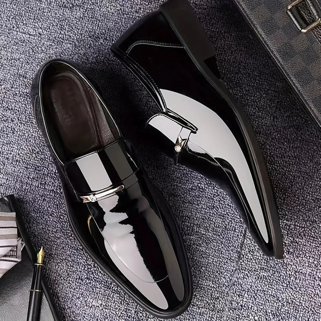 Herren-Pennyloafer aus Lackleder – spitze Schlupfform