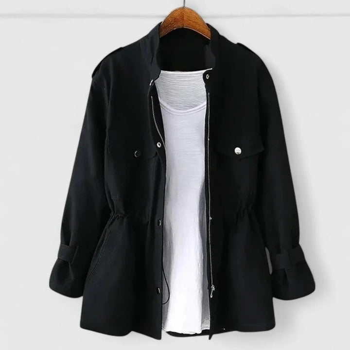 Moderner Damen-Trenchcoat – Taillierte Passform und urbane Eleganz