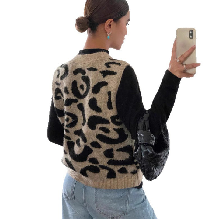 Leopardcardigan til kvinder i strik – V-hals og klassisk snit