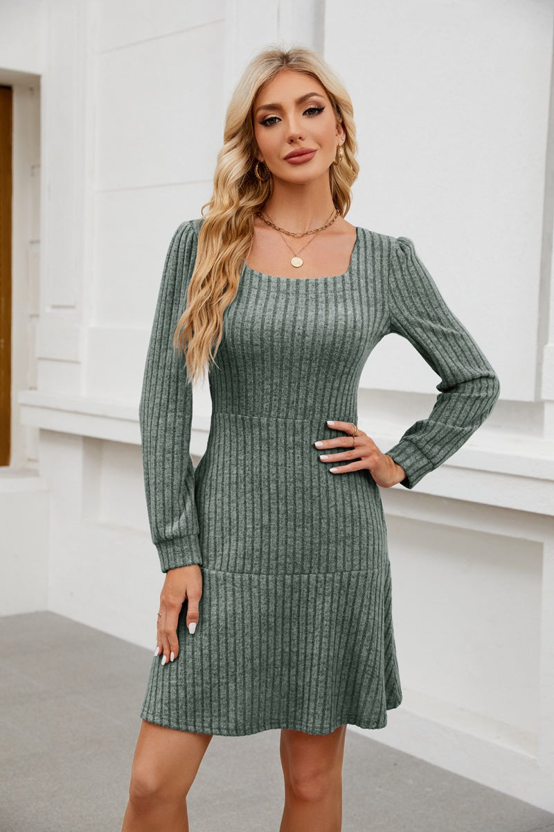 Robe Femme Mini – Encolure Carrée et Manches Longues Ballon