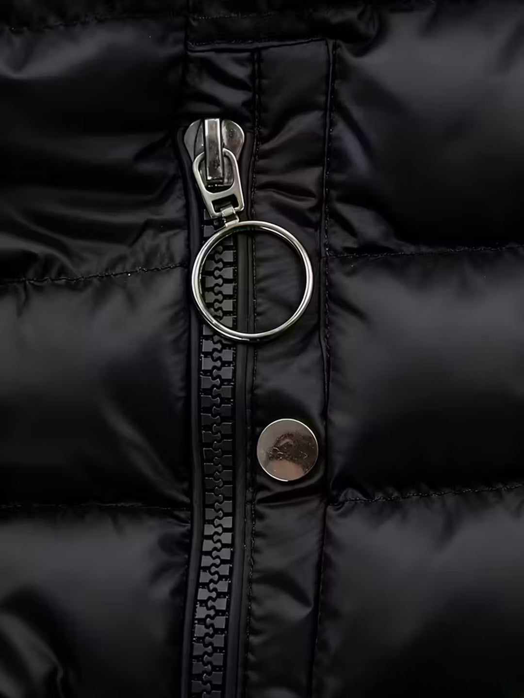 Manteau Long Femme Matelassé – Coupe Cintrée Capuche et Poches