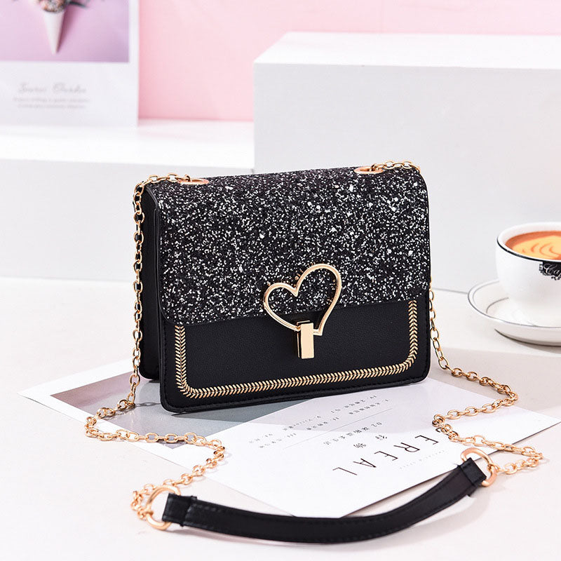 Unisex Chain Shoulder Bag – Minimalist Everyday Style