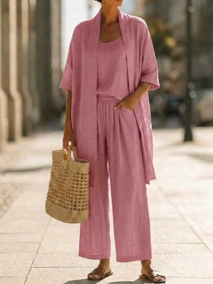 Dreiteiliges Damen-Ensemble – mittellanger Cardigan, Trägertop und gerade geschnittene Hose