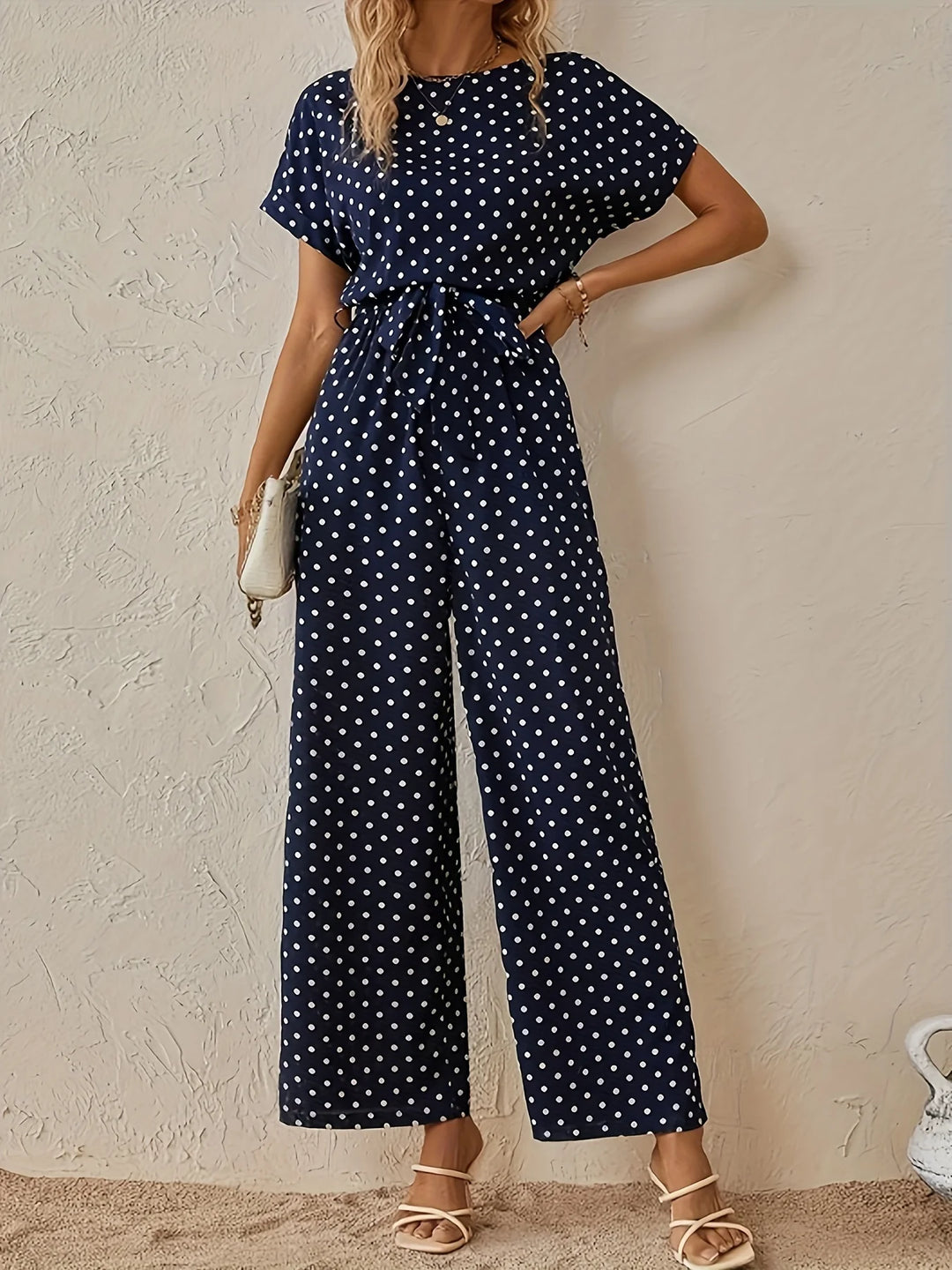 Combinaison Femme – Coupe Large Ceinturée à Pois, Détail Patchwork