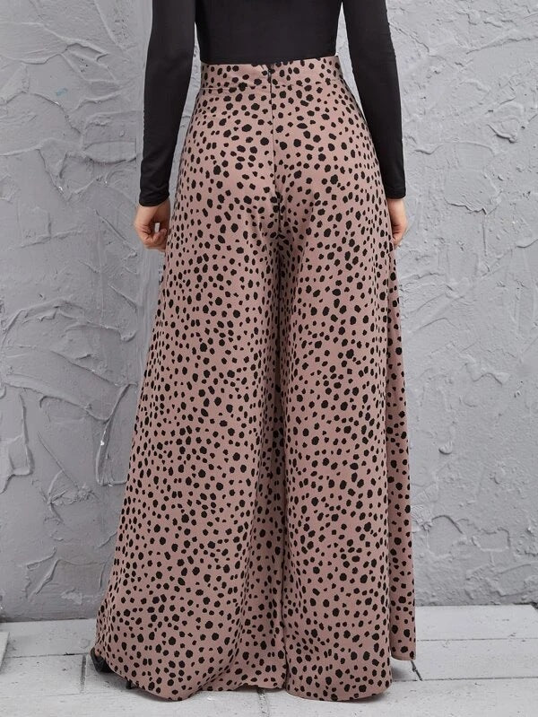 Damenhose mit hohem Bund und Leopardenmuster – weit und fließend fallendes Bein