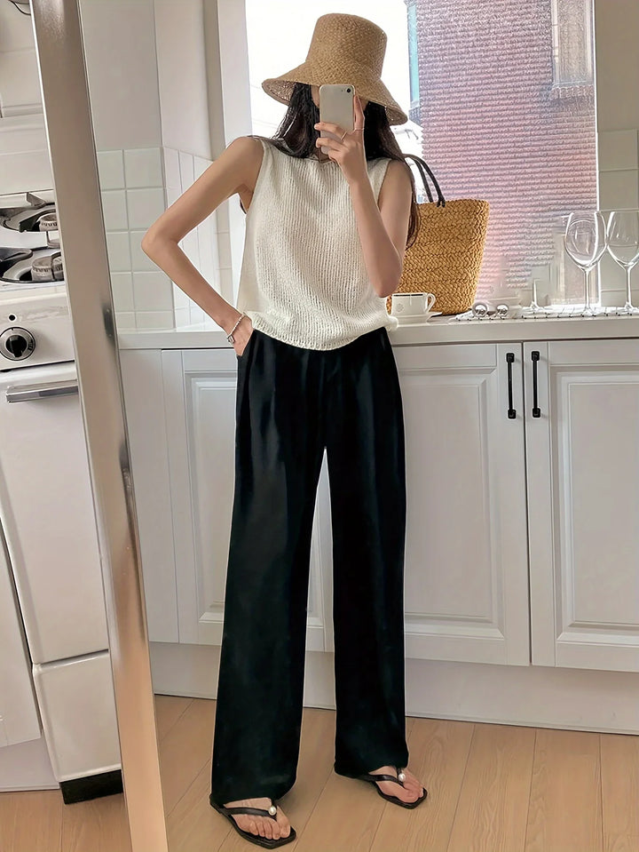 Top Women’s Sleeveless Knit – Refined Minimalist Sweater