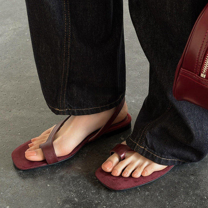Flache Damen-Sandalen mit eckiger Zehenpartie – minimalistische Retro-Silhouette