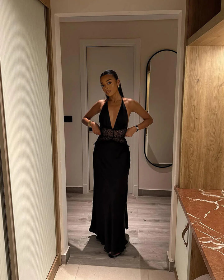 Langes Damenkleid – Spitzendetail und durchbrochene Träger