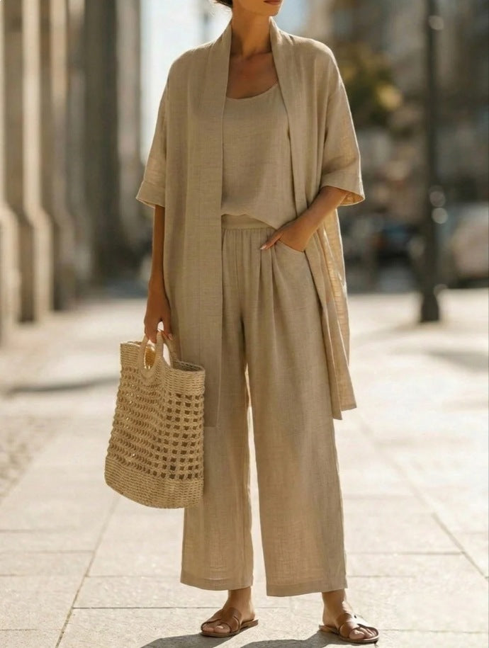 Dreiteiliges Damen-Ensemble – mittellanger Cardigan, Trägertop und gerade geschnittene Hose