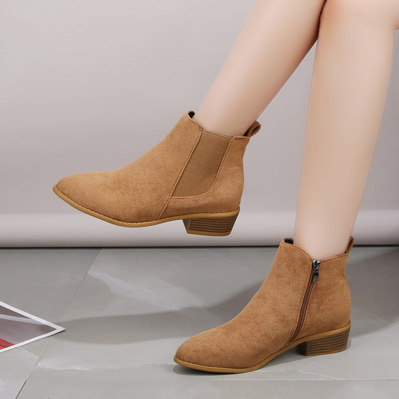Damen-Stiefeletten aus Veloursleder – Spitze Kappe &amp; Blockabsatz