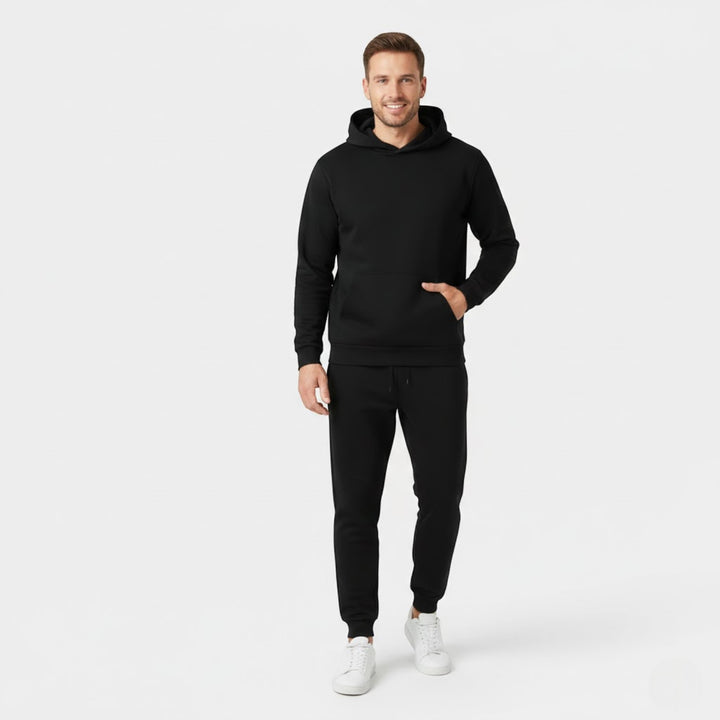 Herren Sportset mit Kapuze aus Fleece – warmer, eleganter Minimalismus