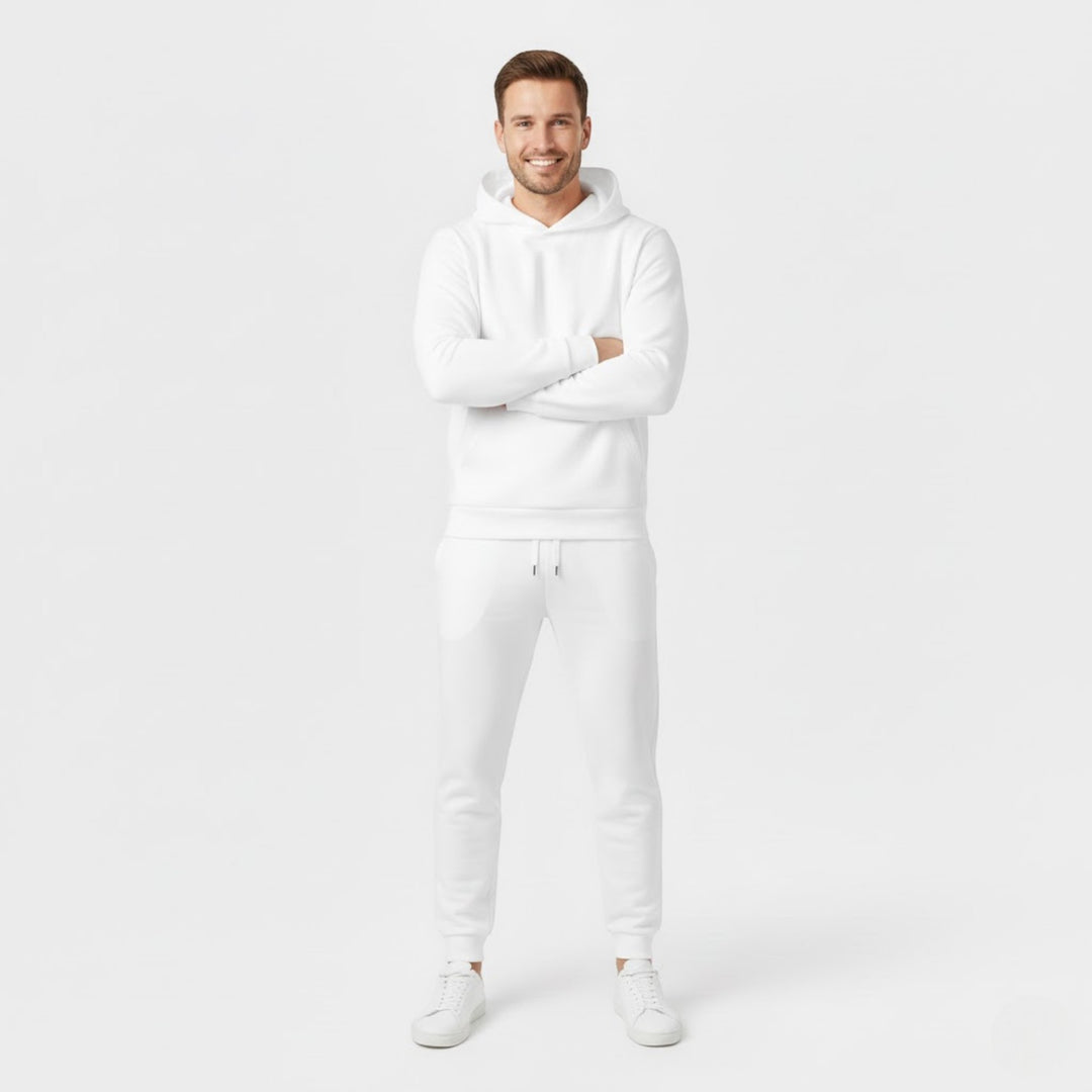 Herren Sportset mit Kapuze aus Fleece – warmer, eleganter Minimalismus