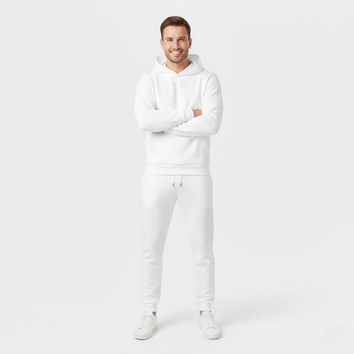 Herren Sportset mit Kapuze aus Fleece – warmer, eleganter Minimalismus