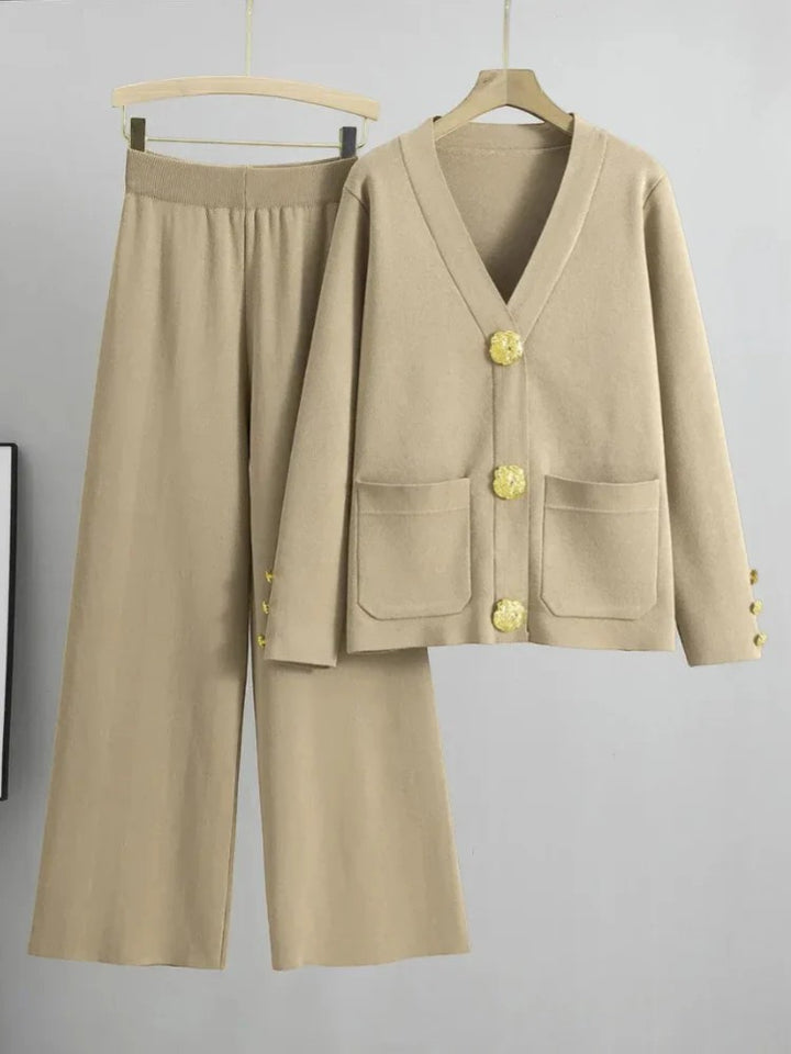 Damen Set aus Cardigan und Hose aus Acrylstrick – Lässiger Schnitt mit Knöpfen