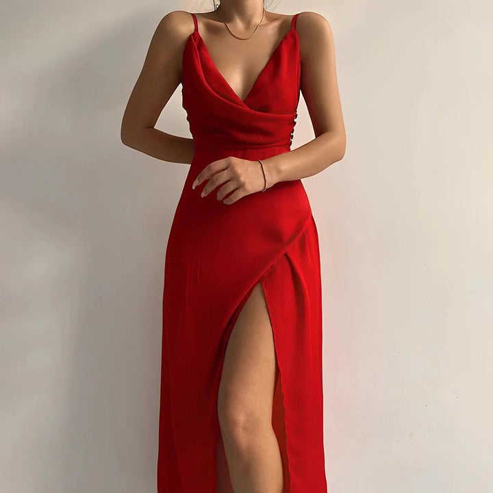 Damen Slip-Kleid mit V-Ausschnitt und Schlitz – Slim Fit mit Trägern | Seidig Drapiert