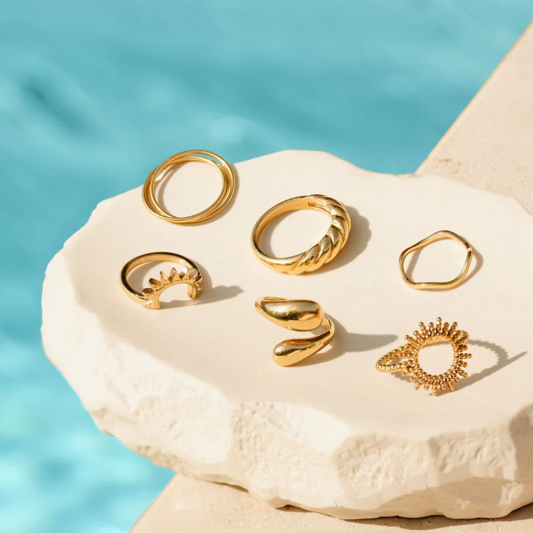 Damenring aus Edelstahl in Wellenform – minimalistisches, poliertes Design