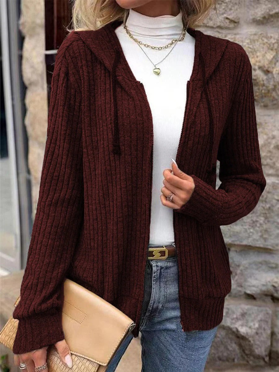 Damen-Cardigan mit Kapuze aus Rippenstrick – Reißverschluss, weiter Schnitt