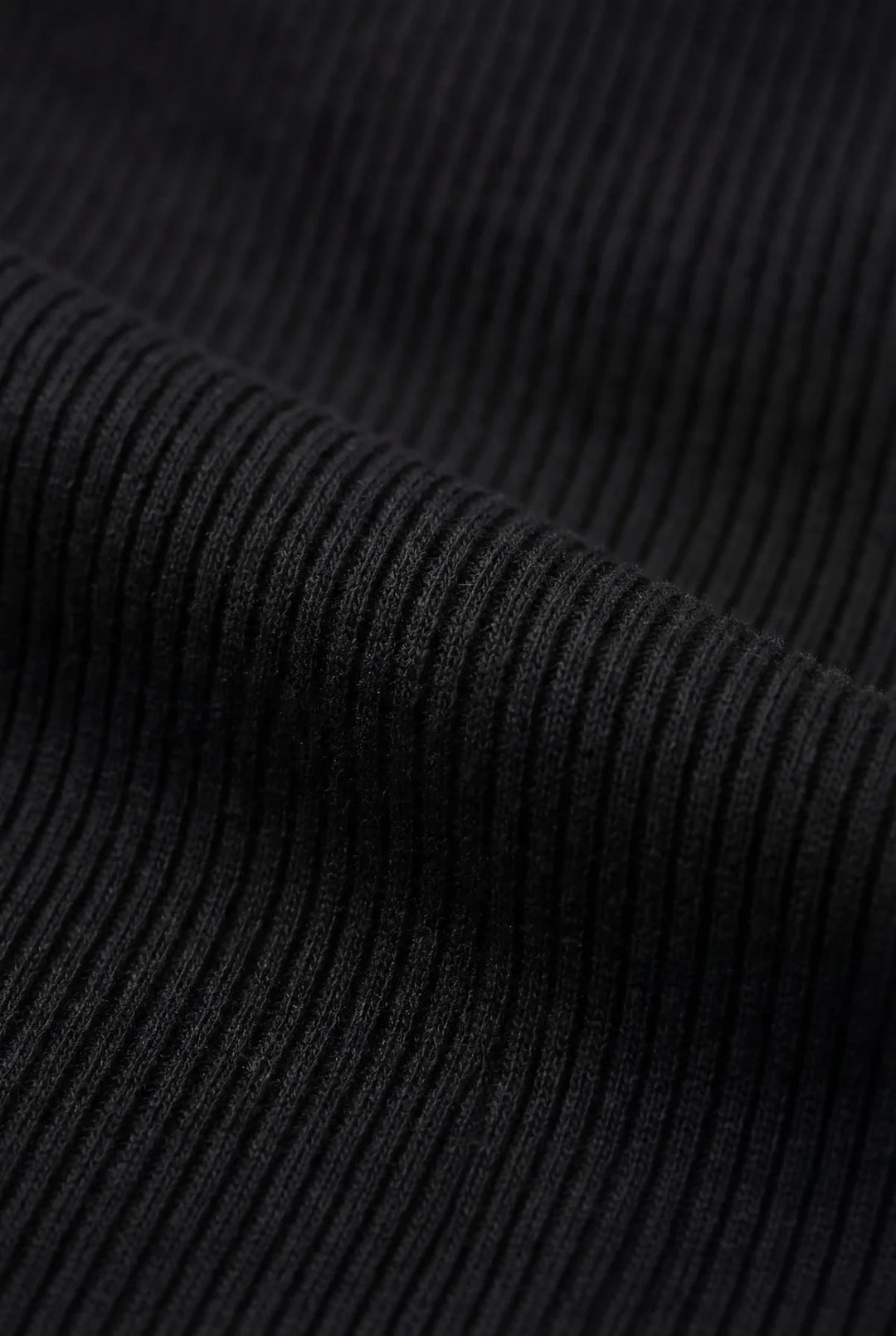 Figurbetontes Stretch-T-Shirt für Herren – Slim Fit, gerippter Kragen