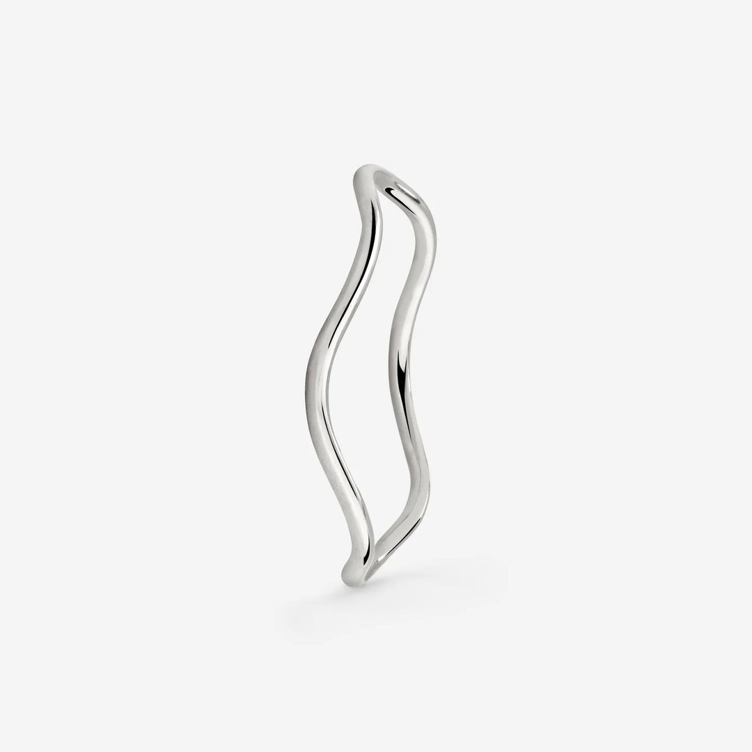 Damenring aus Edelstahl in Wellenform – minimalistisches, poliertes Design