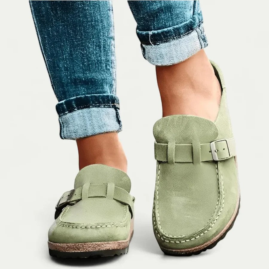 Damen flache Mules aus Wildleder – Schnallenriemen, Slip-on-Design