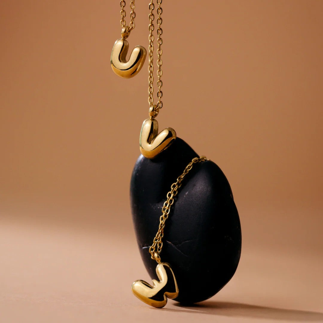 Collana Iniziale Placcata Oro per Donna – Ciondolo Lettera Bubble