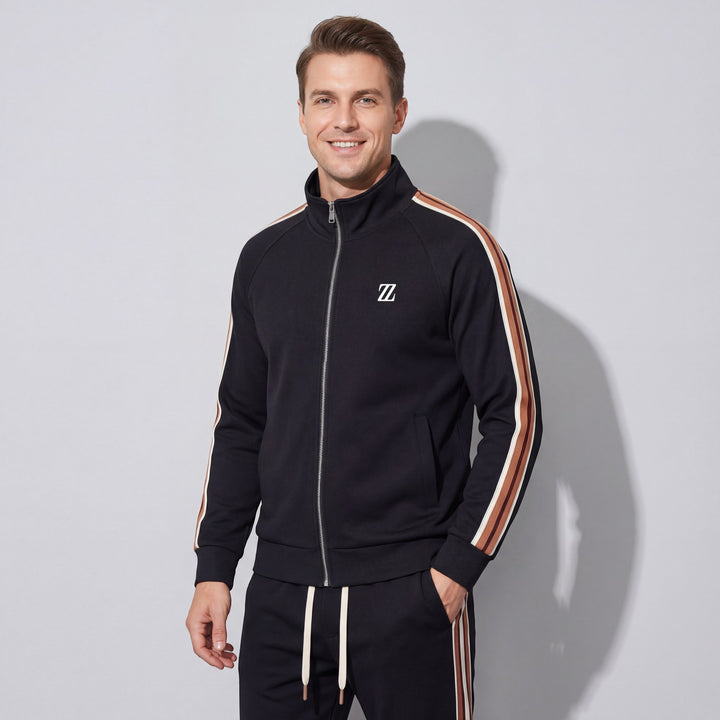 Claire Mode | Lässiges Herren-Set aus feiner Baumwollstrickware mit Stehkragen